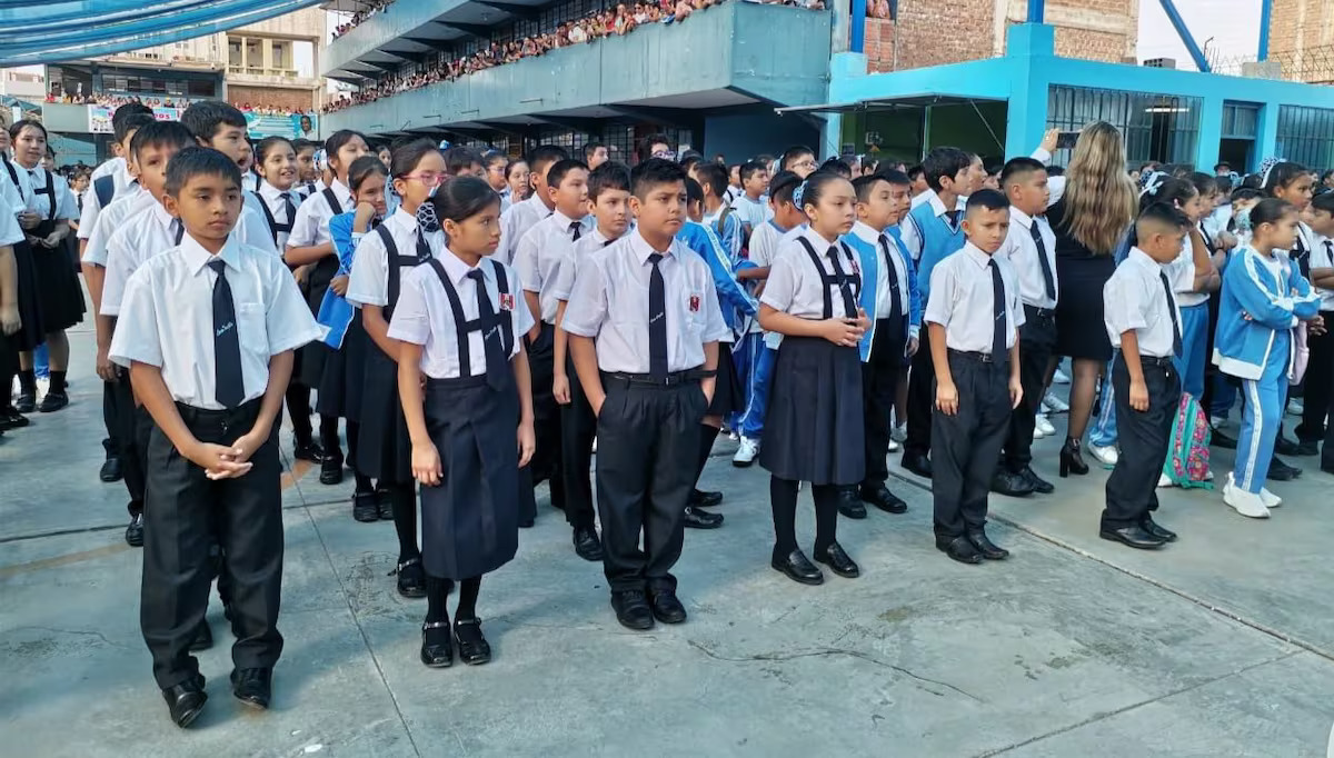 Más de 500 mil estudiantes regresan a clases en La Libertad - CAUSA JUSTA