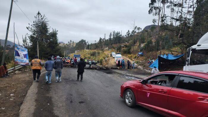 Bloqueos en la sierra de La Libertad: mineros artesanales toman vías en ...