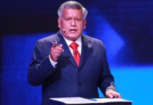 César Acuña recibe condena de un año y seis meses de prisión suspendida